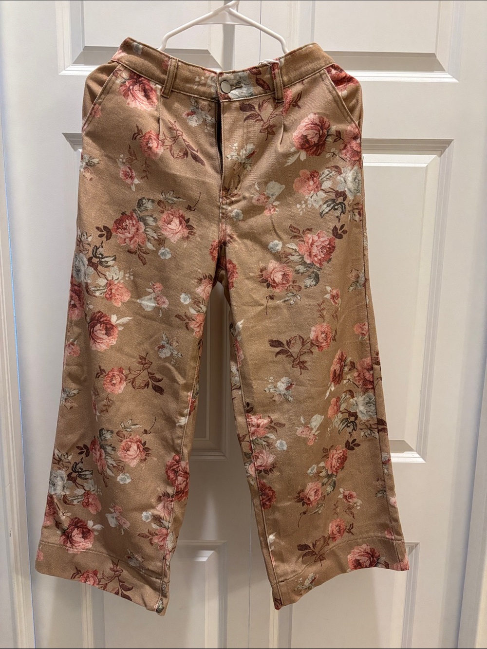 Floral Print Wide-Leg cropped pants in Tan and Pink